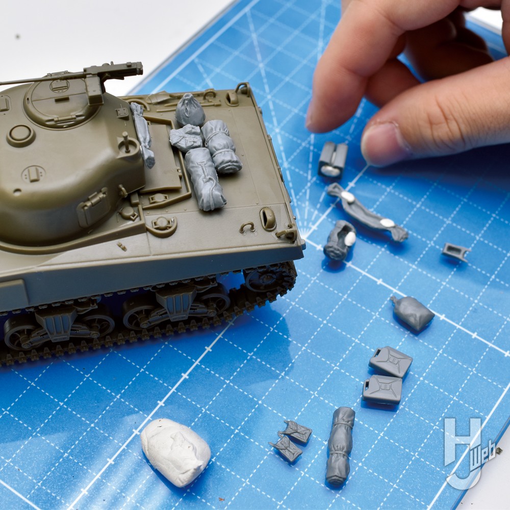 M4シャーマン戦車を作っている様子の画像　その３