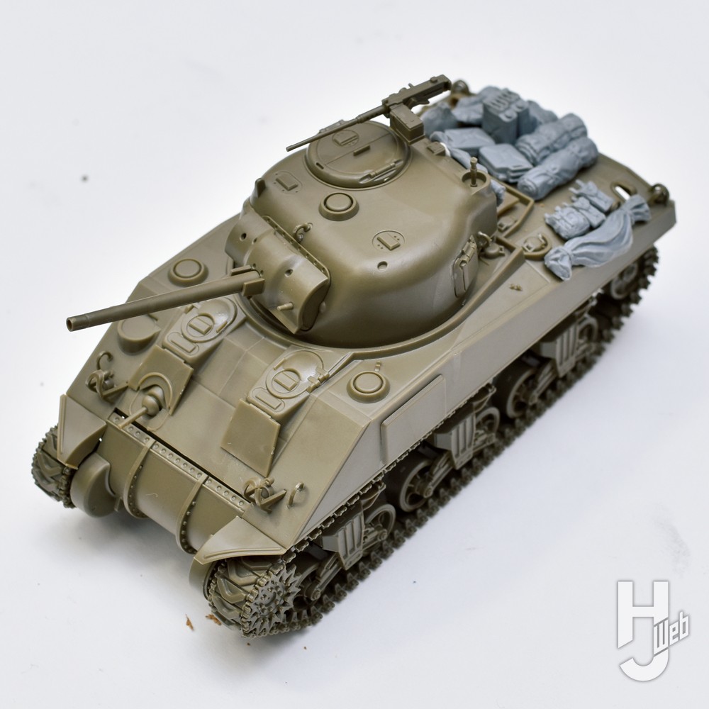 M4シャーマン戦車を作っている様子の画像　その４