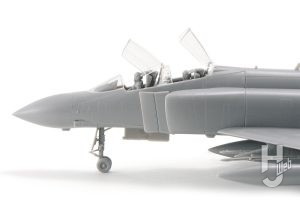 ファインモールドの“ショートノーズ”ファミリーから「F-4J」を作るぞ！