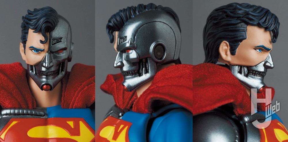 サイボーグスーパーマンの顔アップ 正面と左右横顔