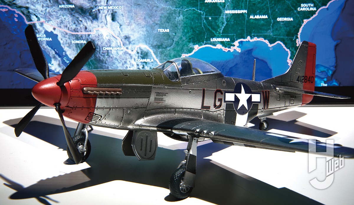 受注可トップガン・マーヴェリック.P-51D マスタング1/48.トム・クルーズ愛用機.ソリッドモデル.日本製.限定品.レア品 完成品