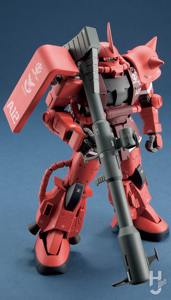 大人気大得価MG 機動戦士ガンダム ククルス・ドアンの島　シャア専用高機動型ザクII 完成品 塗装済 ガンプラ 完成品