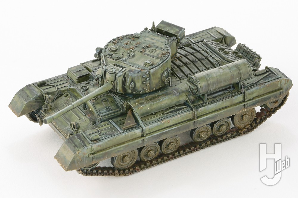 エクスプレスカラーでの塗装を終えたバレンタイン戦車の画像