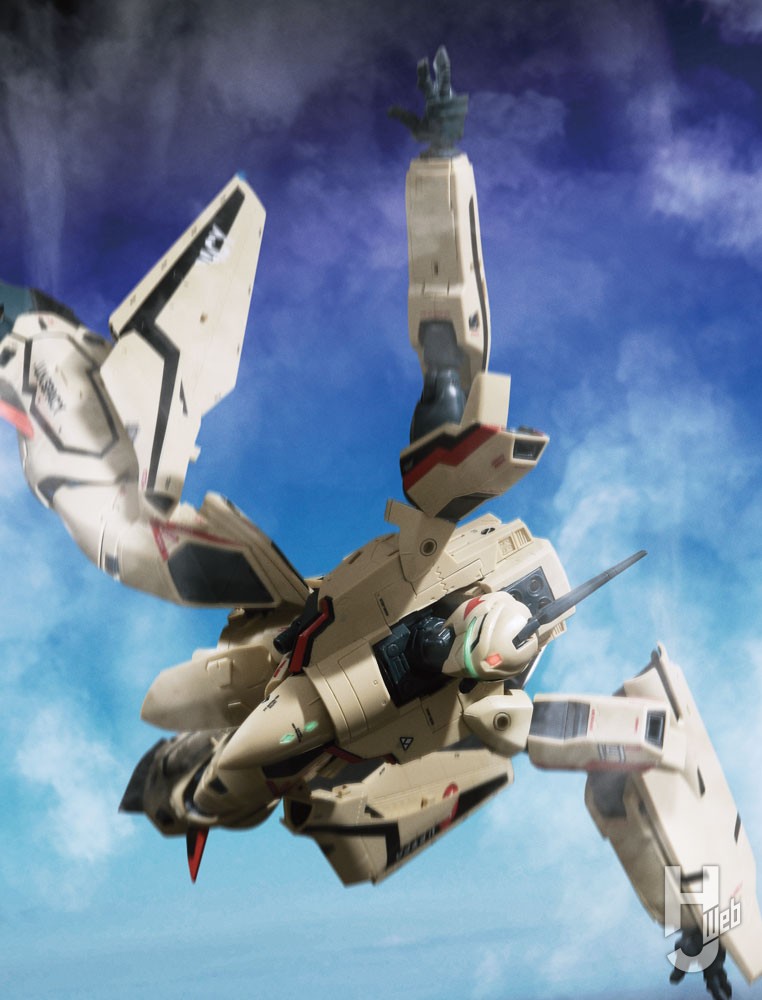 マクロスプラス』の「YF-19」がDX超合金で再登場!! 新規造形の