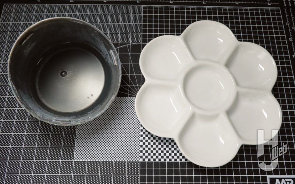 2種類の塗料皿