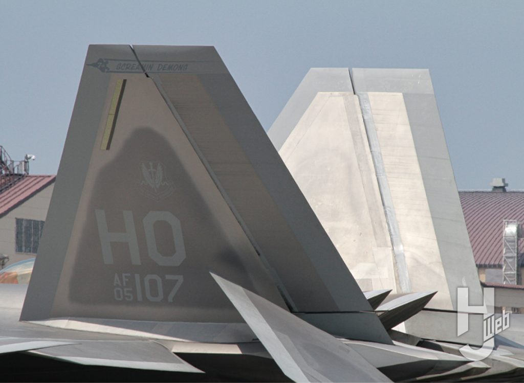 F-22Aラプターの垂直尾翼