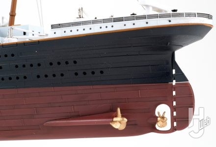 モンモデル　豪華客船タイタニック号　上部構造物、船体、船底