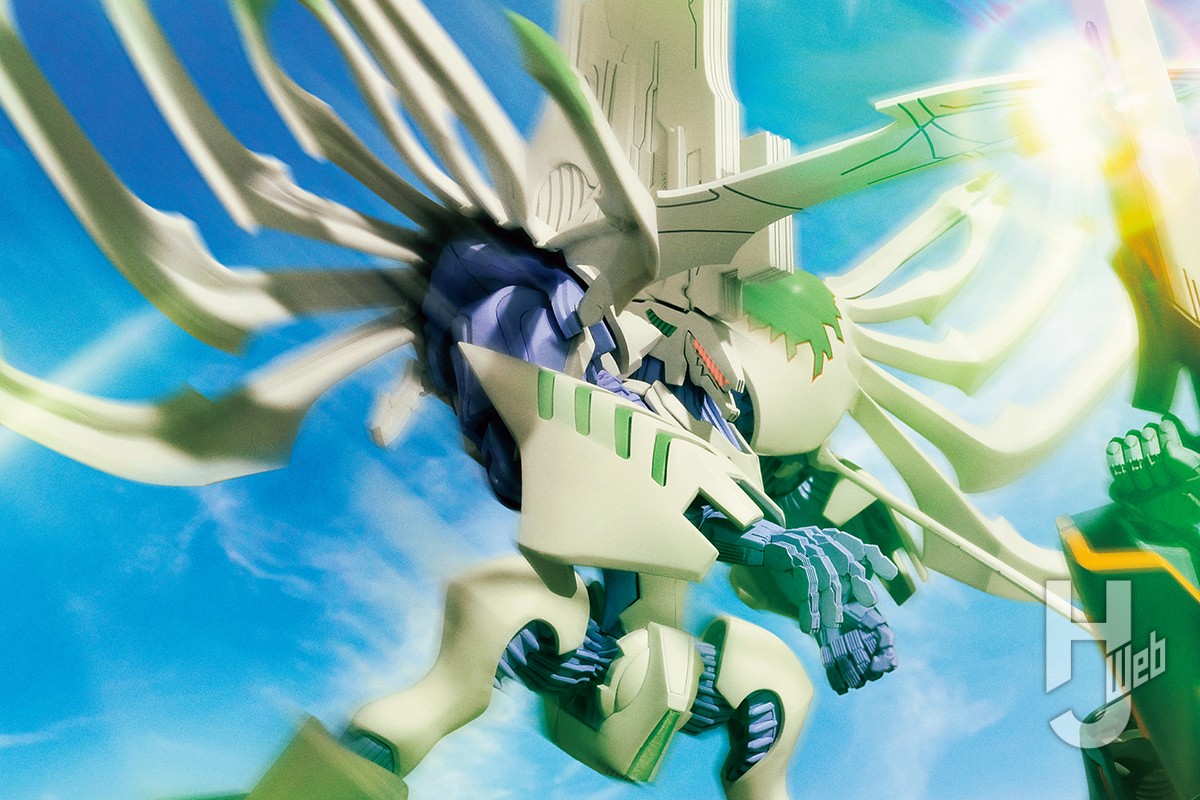 MODEROID バロンズゥ」全身の積層状のディテールを彫り直して
