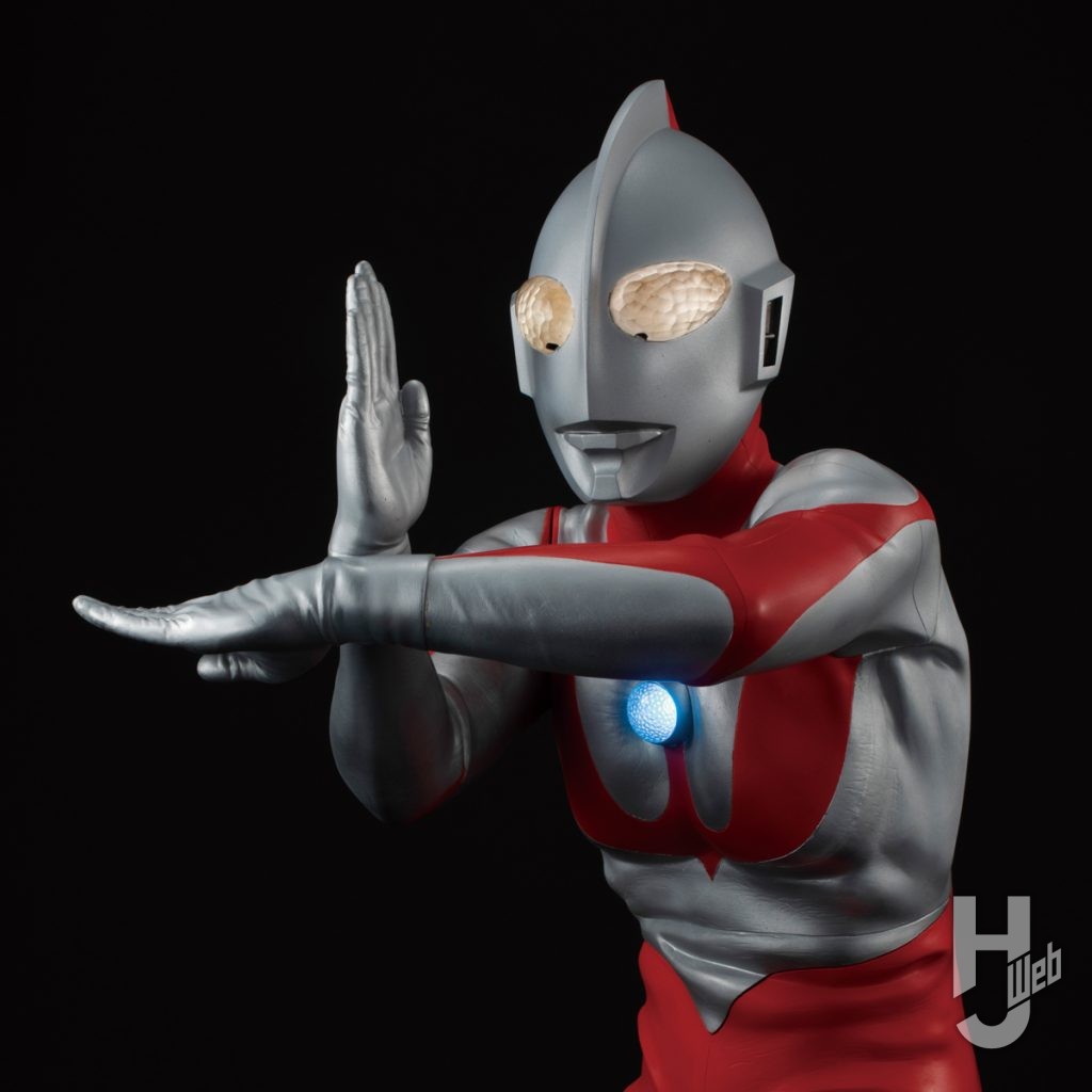 ウルトラマンTYPE‐Cのフィギュアのアップ画像