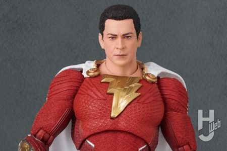 DCヒーロー・シャザムが『シャザム！～神々の怒り～』ver.でアクションフィギュアに！クリアー素材のエフェクトパーツに魔術師の杖も付属【MAFEX最新情報】