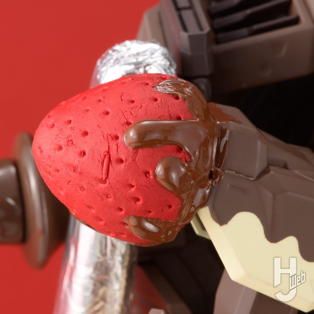 フォビドゥンガンダムチョコレートフォンデュバージョンのプラモデルのアップ画像2