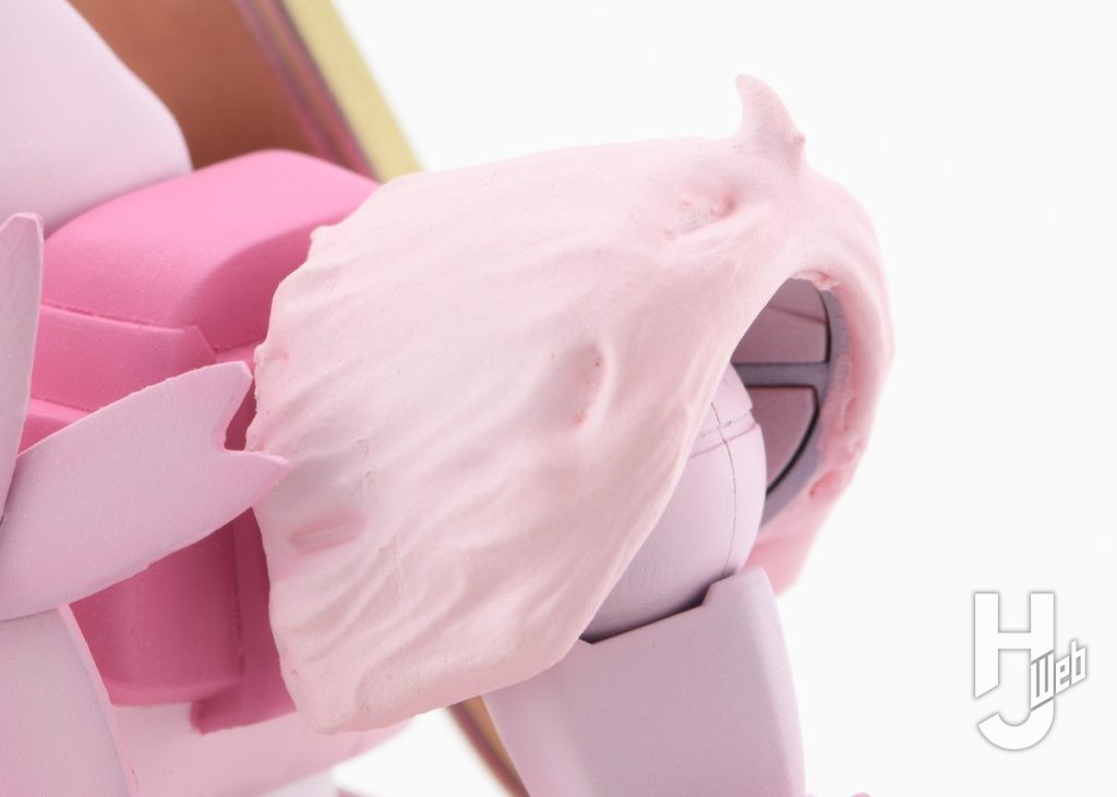 桜のドムースケーキのプラモデルのアップ画像2