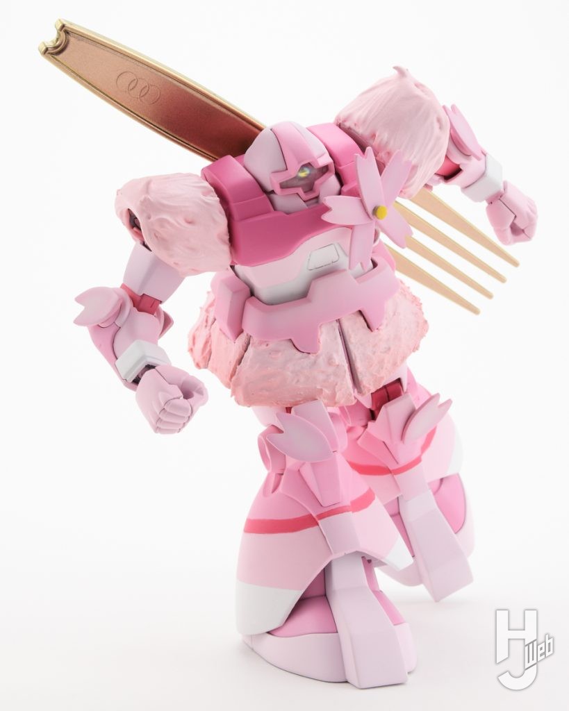 桜のドムースケーキのプラモデルの全体画像