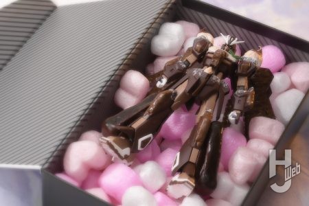 チョコにまみれた「HGBF スクランブルガンダム」はいかが？バレンタインにぴったりな水野明佳さんの甘々な作例をお届け♡【ガンダムフォワード Vol.7抜粋】