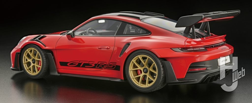 廣村英治製作タミヤ「ポルシェ-911-GT3-RS（992）」左側面後方寄