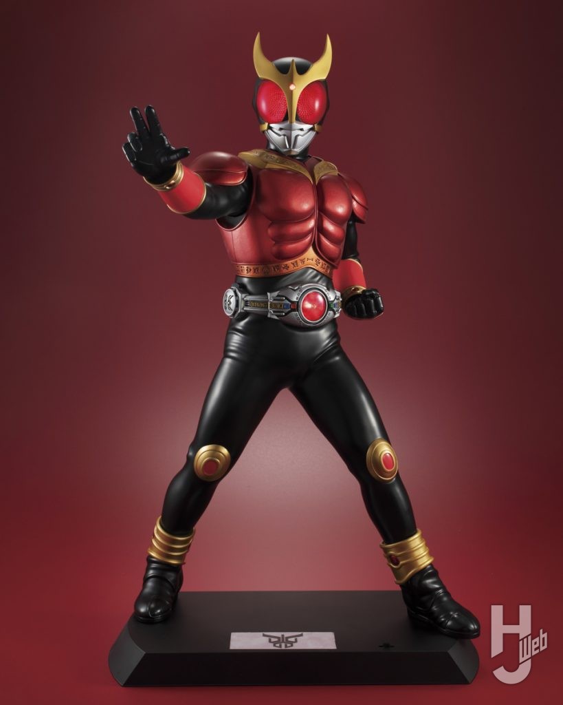 仮面ライダークウガのフィギュアの全体画像