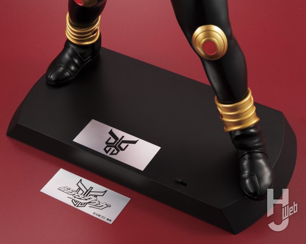 仮面ライダークウガのフィギュアのアップ画像3
