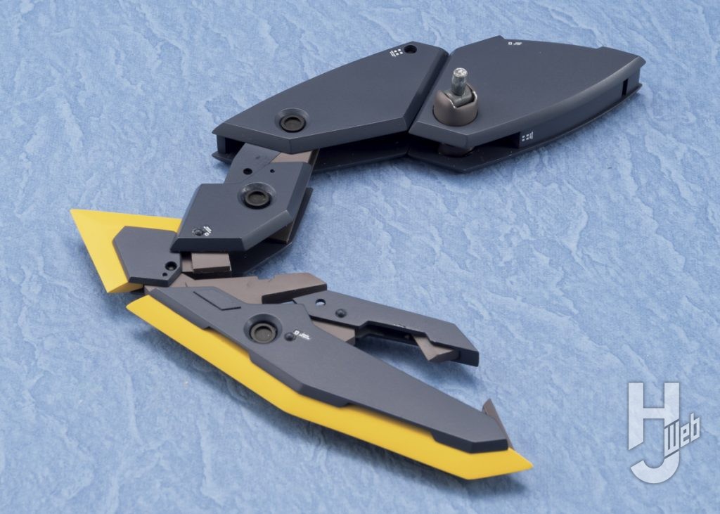 ガンダム・ザガンのプラモデルのシールドの画像2