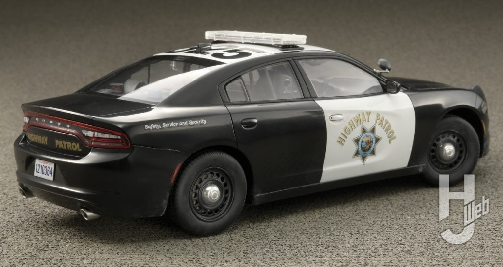 パシュート ポリスカーのプラモデルの全体画像3