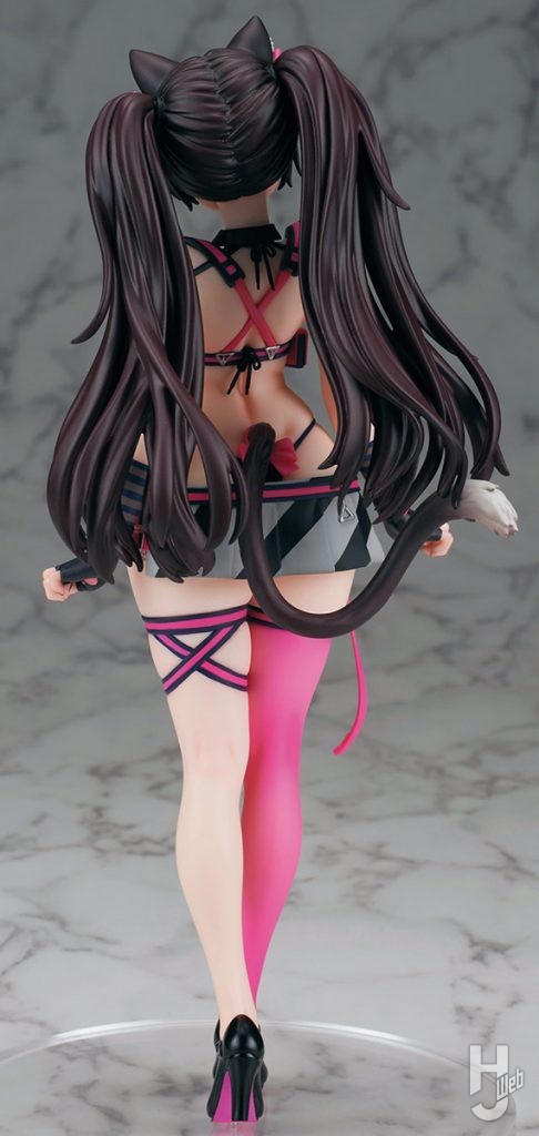 フィギュア新製品「勝利の女神：NIKKE　ネロ」の背面画像