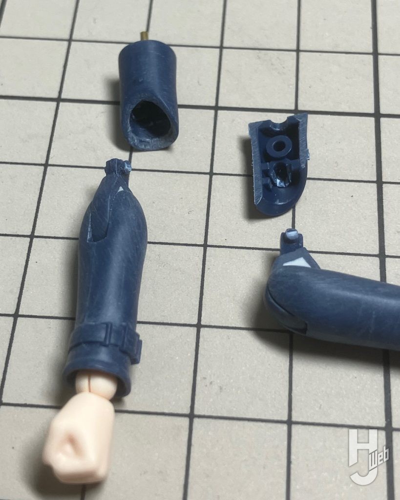 井ノ上たきなのプラモデルの製作の画像その3