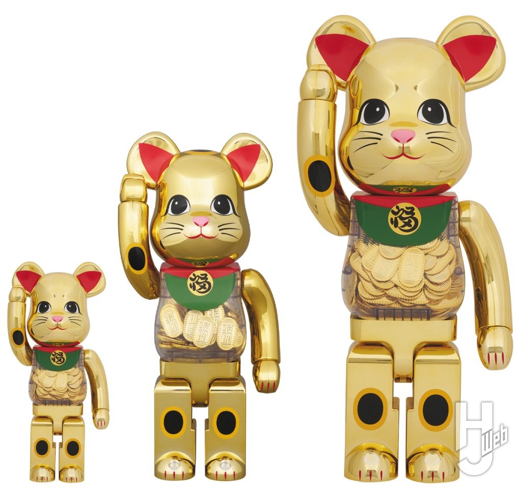 金メッキの招き猫のベアブリックの画像