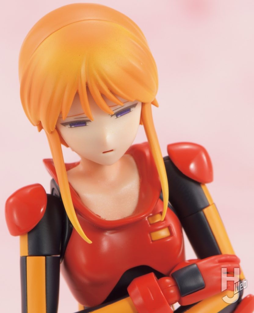 エクレア製作「プルツー」襟元オープン