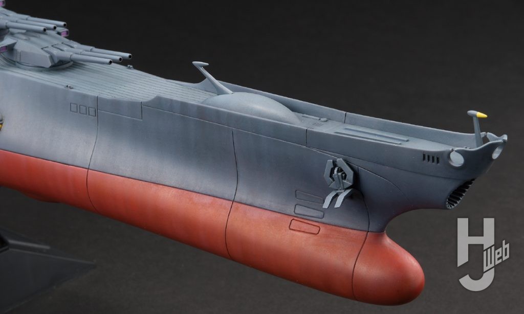 更井廣志製作「1/700スケールプラモデル 宇宙戦艦ヤマト［放映50周年 庵野秀明プロデュース版］」ガイドウォール下側のライン