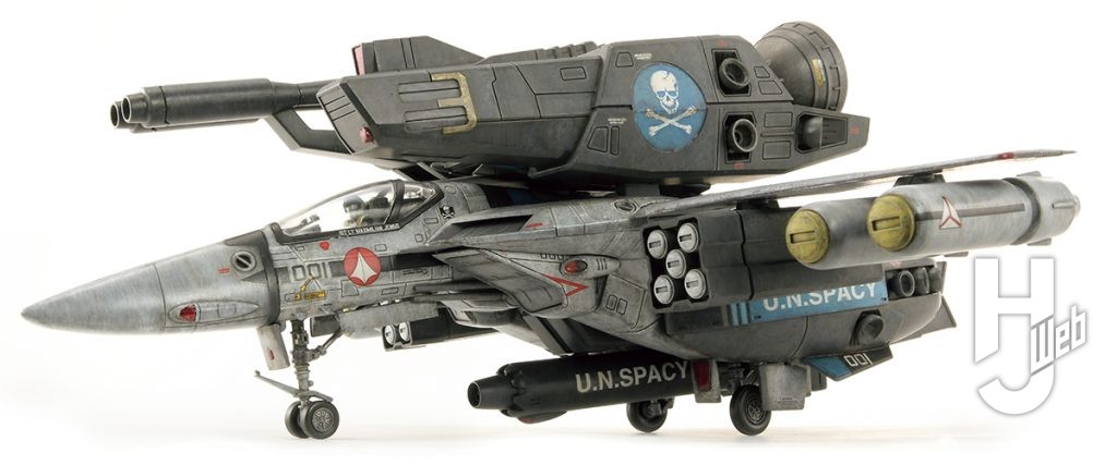 清水圭製作「PLAMAX VF-1S ストライクファイターバルキリー マクシミリアン・ジーナス」左側面寄