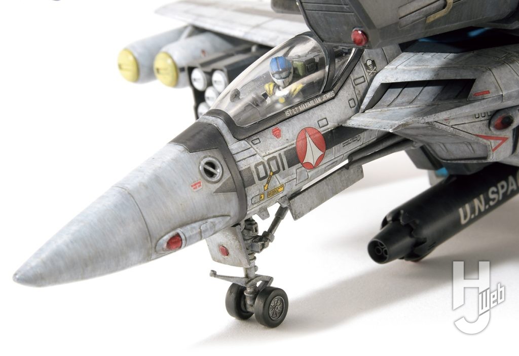 清水圭製作「PLAMAX VF-1S ストライクファイターバルキリー マクシミリアン・ジーナス」機首アップ