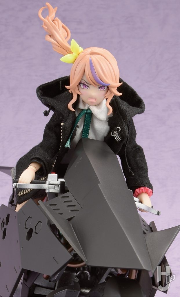Rikka製作作例コトブキヤ「創彩少女庭園 一条 星羅」と「メガロマリア ナイツ・シューペリア」搭乗正面アップ