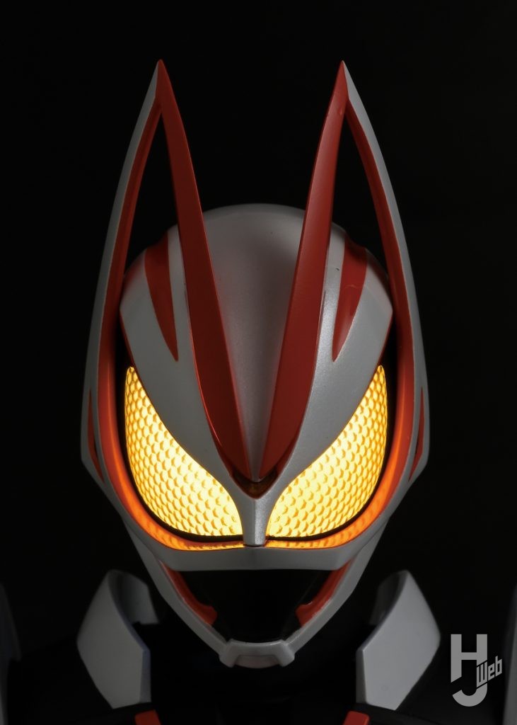 仮面ライダーギーツの可動フィギュアの発光イメージの画像