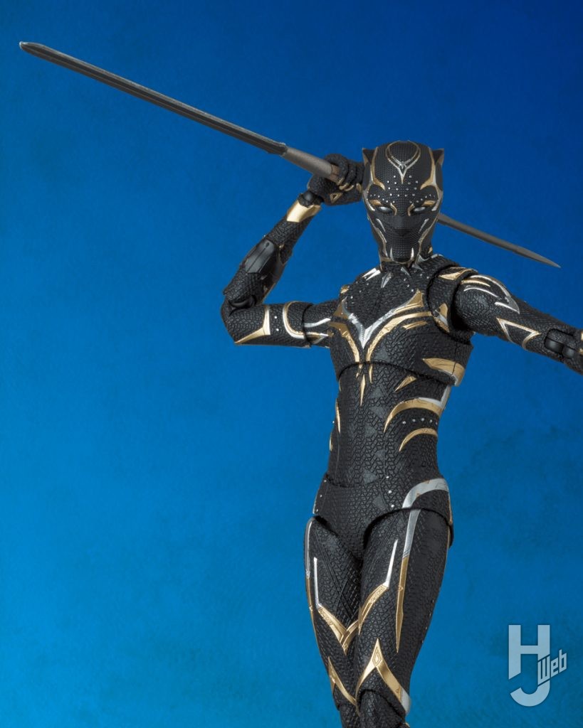 ブラックパンサーの可動フィギュアのイメージ画像その3