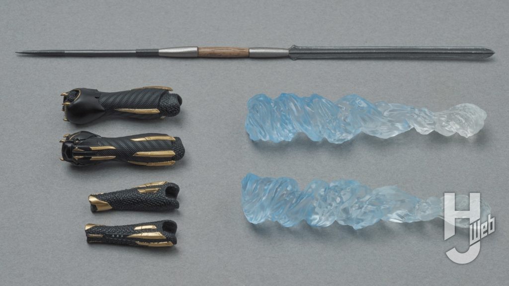 ブラックパンサーの可動フィギュアの付属パーツの画像