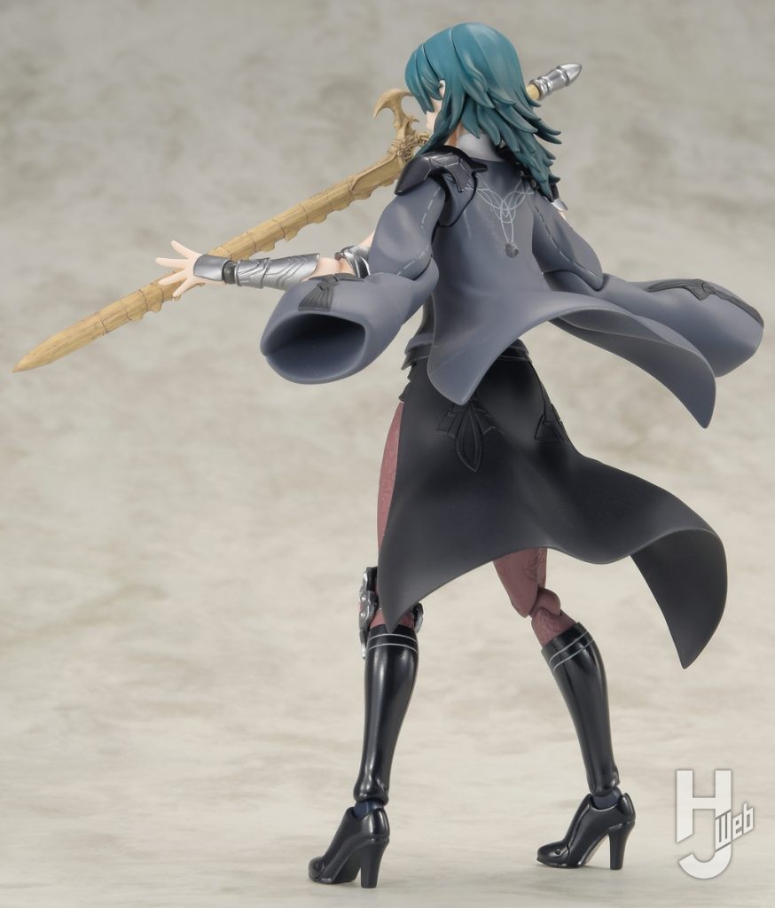 ベレスの可動フィギュアの背面の全体画像