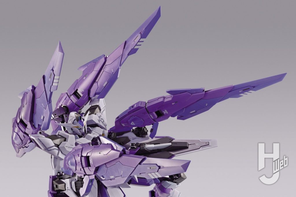 1.5（アイズ）ガンダムの可動フィギュアのアップ画像その1