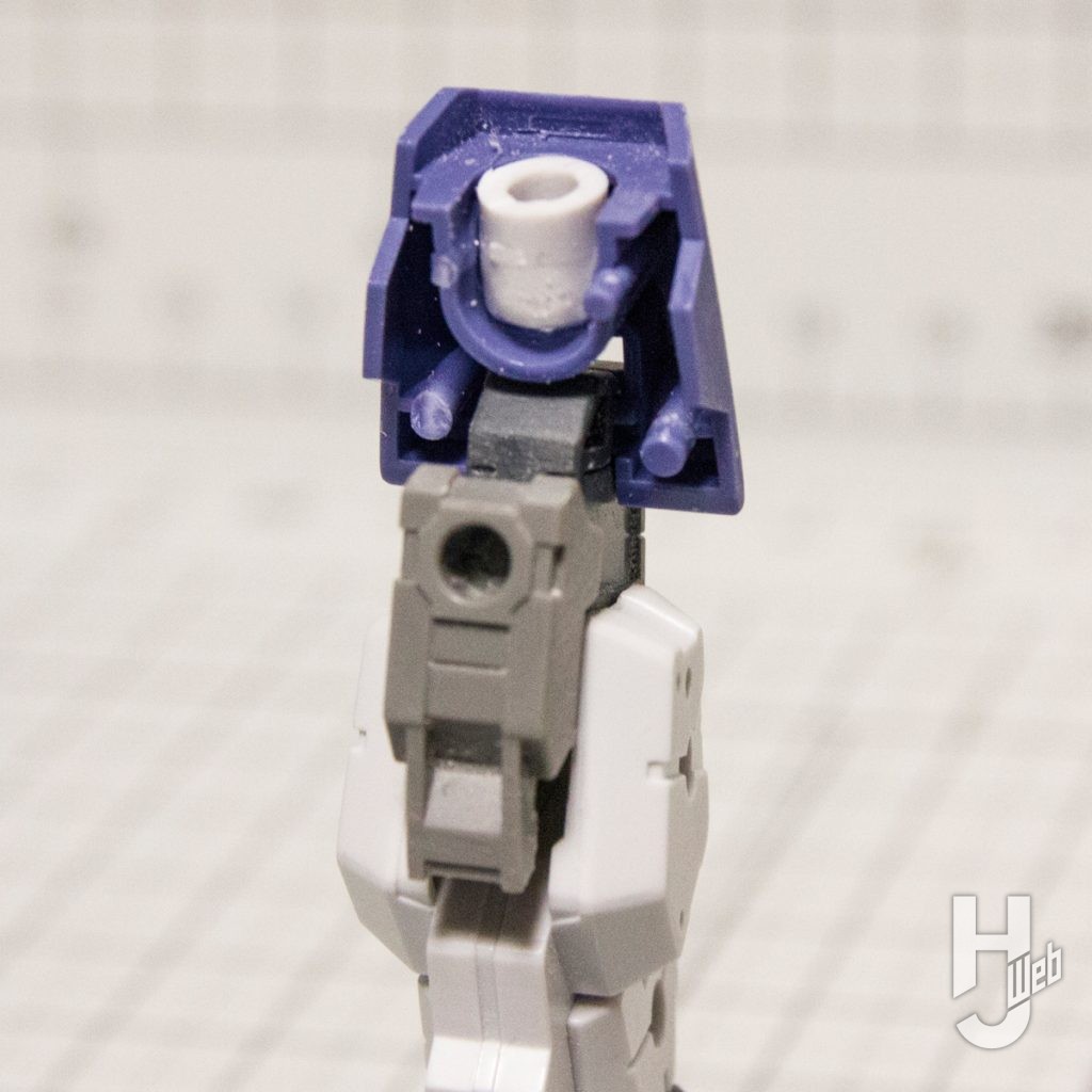 フルアーマーラビオットのプラモデルの製作の画像その2