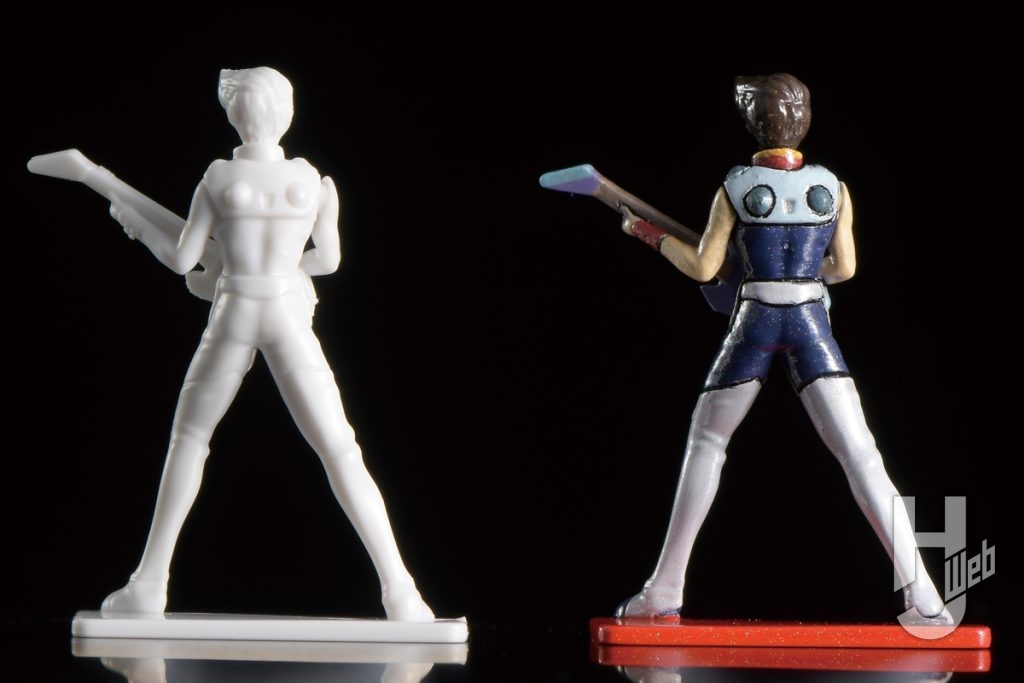 「PLAMAX ファイヤーバルキリー」付属の熱気バサラフィギュアの背面画像