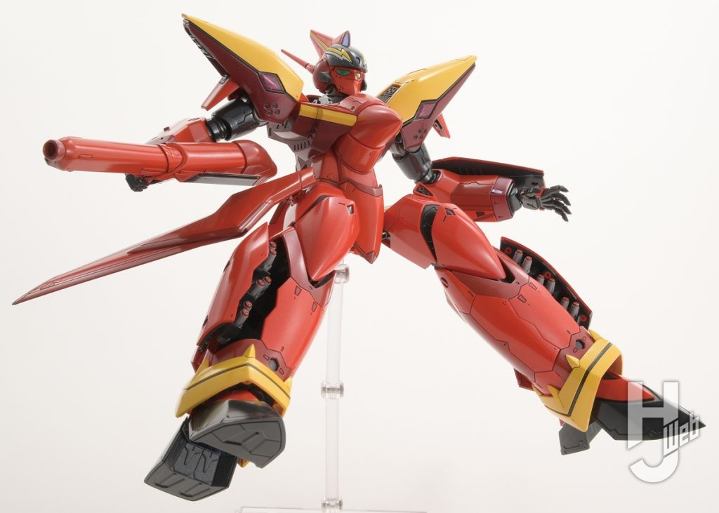 PLAMAX ファイヤーバルキリー武装時のポージング画像1枚目