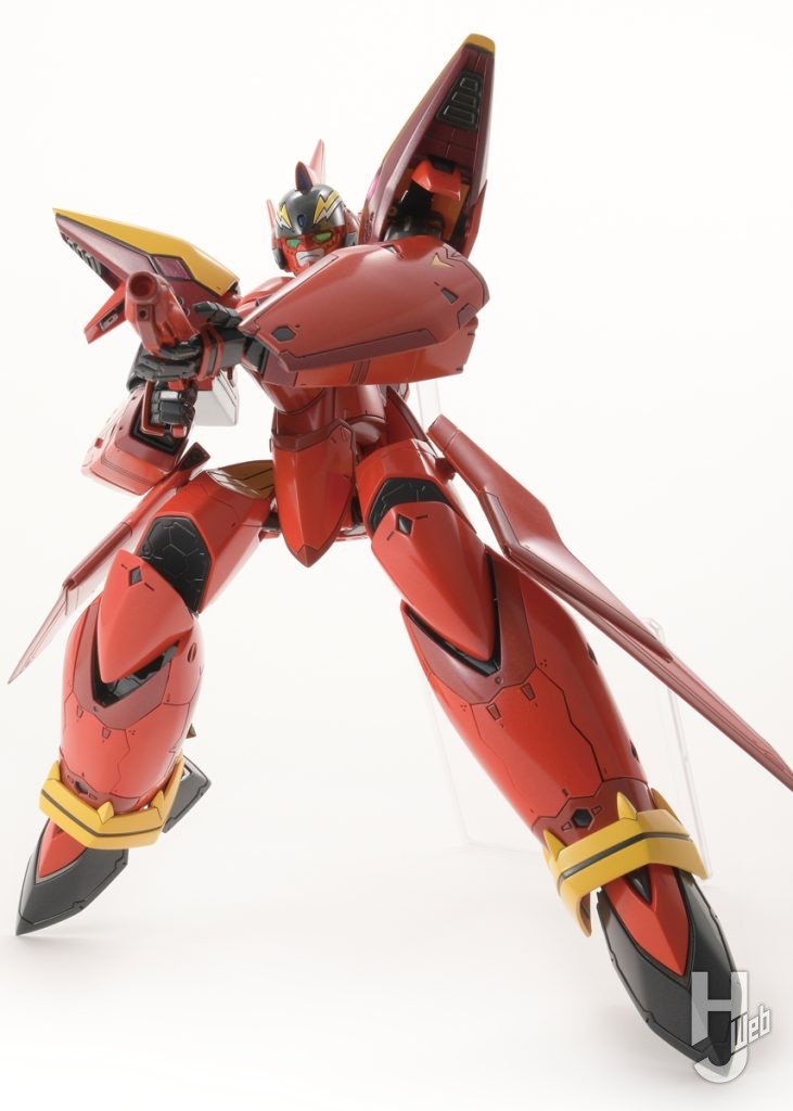 PLAMAX ファイヤーバルキリー武装時のポージング画像2枚目