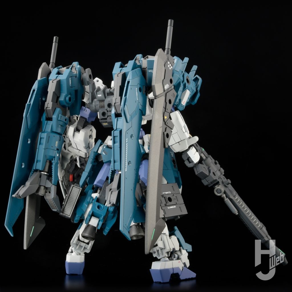 フルアーマーラビオットのプラモデルの全体画像その2