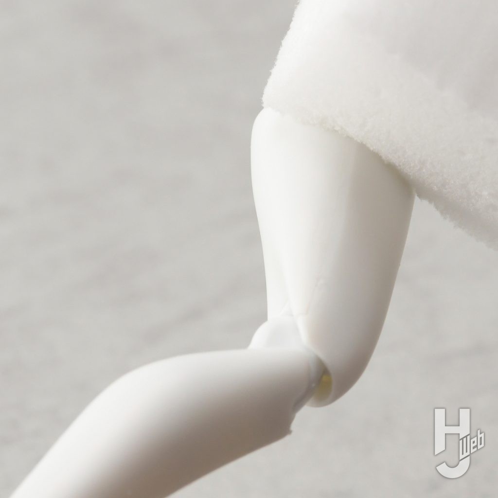 プラモデルパーツのパーティングライン消しの工程の画像その4