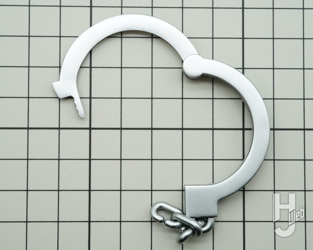 ブリジットのプラモデル付属の手錠の製作の画像その2