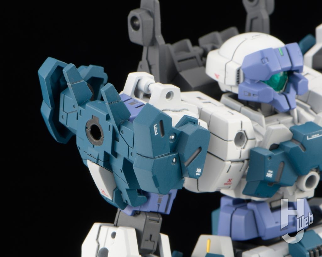 フルアーマーラビオットのプラモデルのアップ画像その2