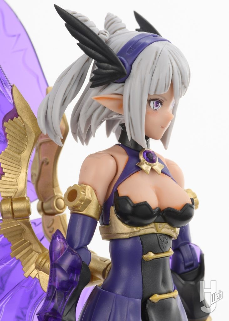 闇妖精騎士グリムリンデのプラモデルのアップ画像その1