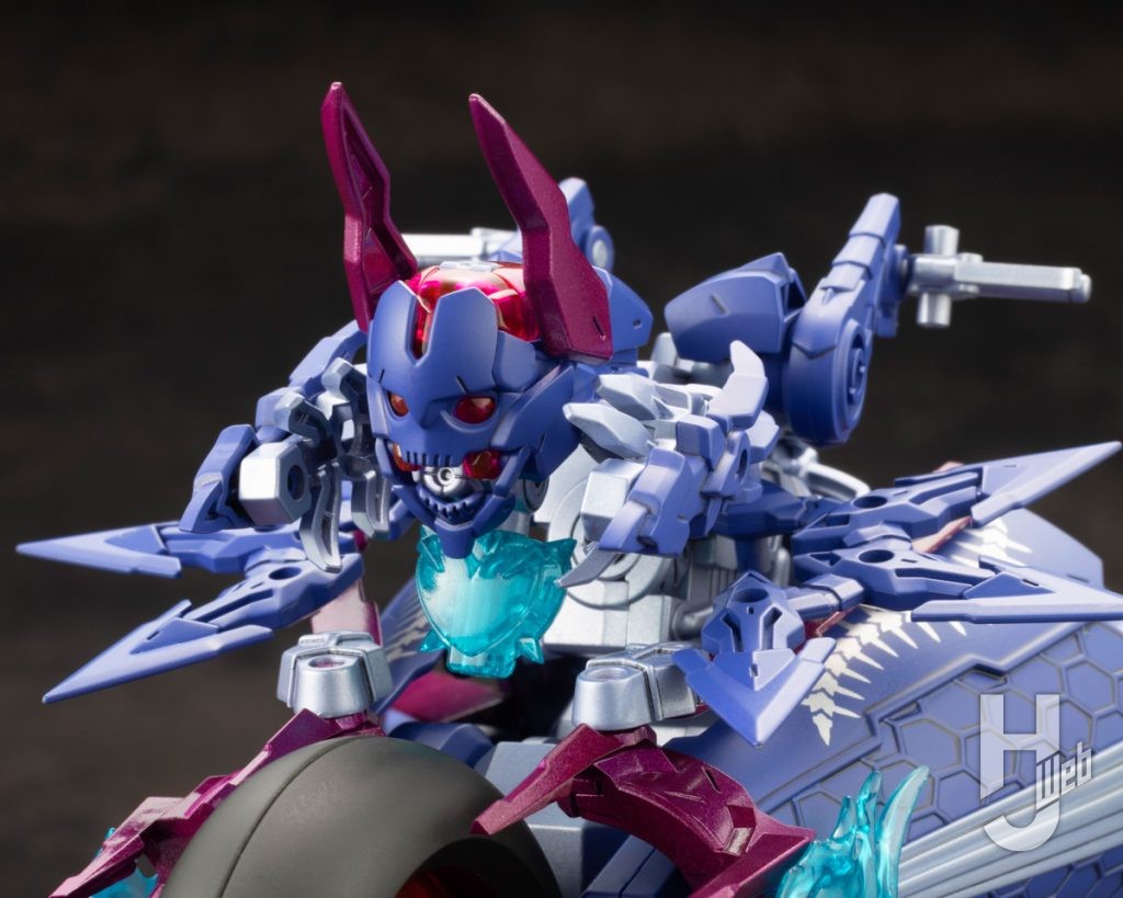皇巫ツクヨミレガリアのプラモデルのアップ画像その2