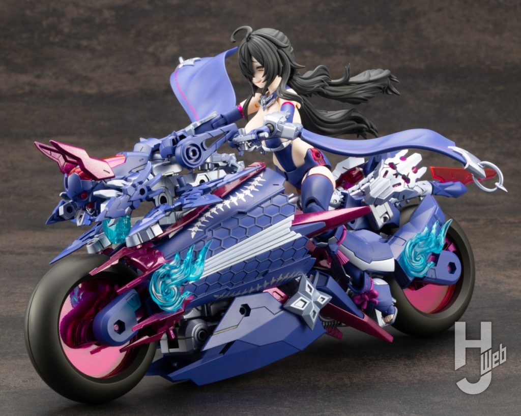 皇巫ツクヨミレガリアのプラモデルの全体画像その3