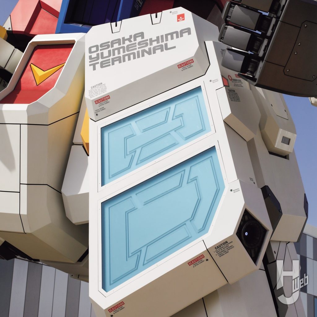 ガンダムパビリオン実物大ガンダム像の左腰ソーラーパネル部のアップ画像その1