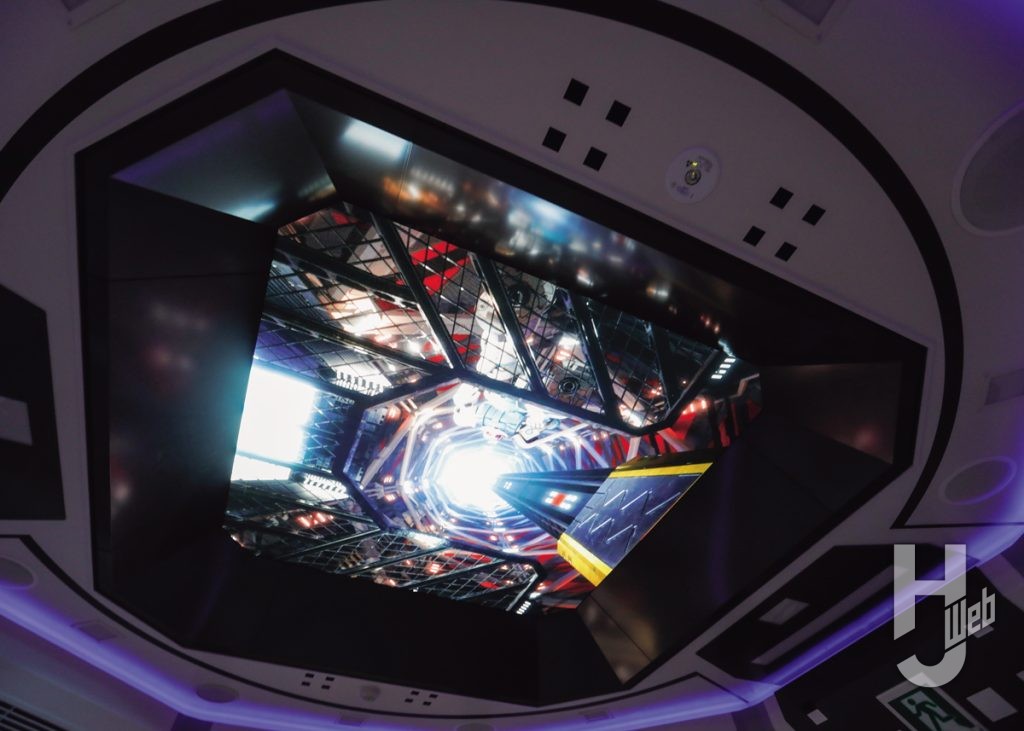 軌道エレベーターのスペースキャビンでの展示の画像その1