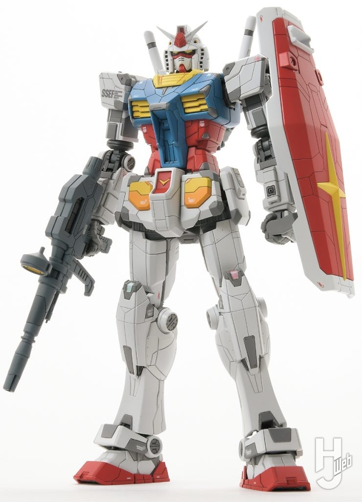 JUNIII製作「RX-78F00/E ガンダム EX-001 グラスフェザー装備」RX-78-2 ガンダムスタイル